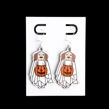 Beagle Pumpkin Wood Earrings. These earrings are made with 1/8″ thickness basswood. These earrings are lightweight and hand painted.