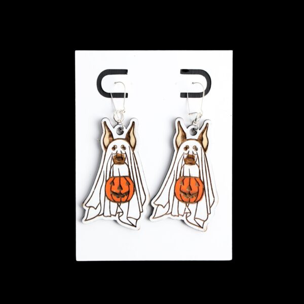 Dobermann Pumpkin Wood Earrings. These earrings are made with 1/8″ thickness basswood. These earrings are lightweight and hand painted.