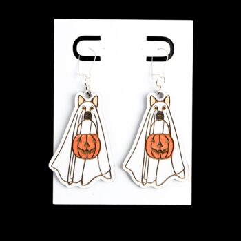 German Shepherd Pumpkin Wood Earrings. These earrings are made with 1/8″ thickness basswood. These earrings are lightweight and hand painted.